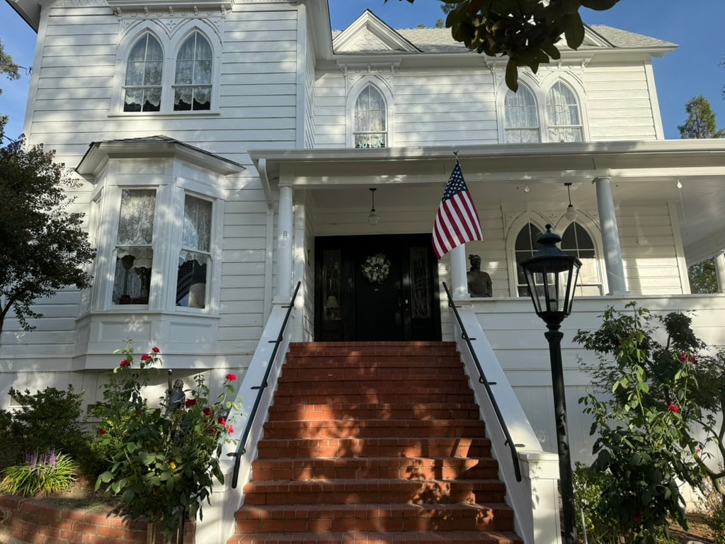 A beautiful Auburn porch ready to host live music